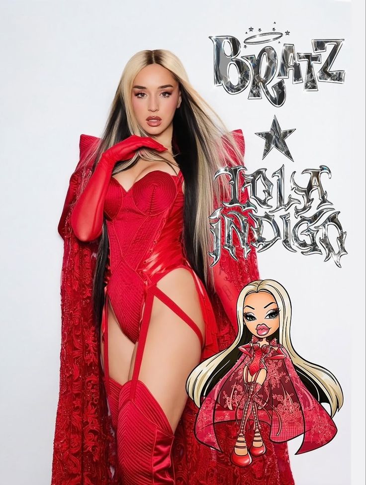 Lola Indigo posando con su versión personalizada de muñeca Bratz